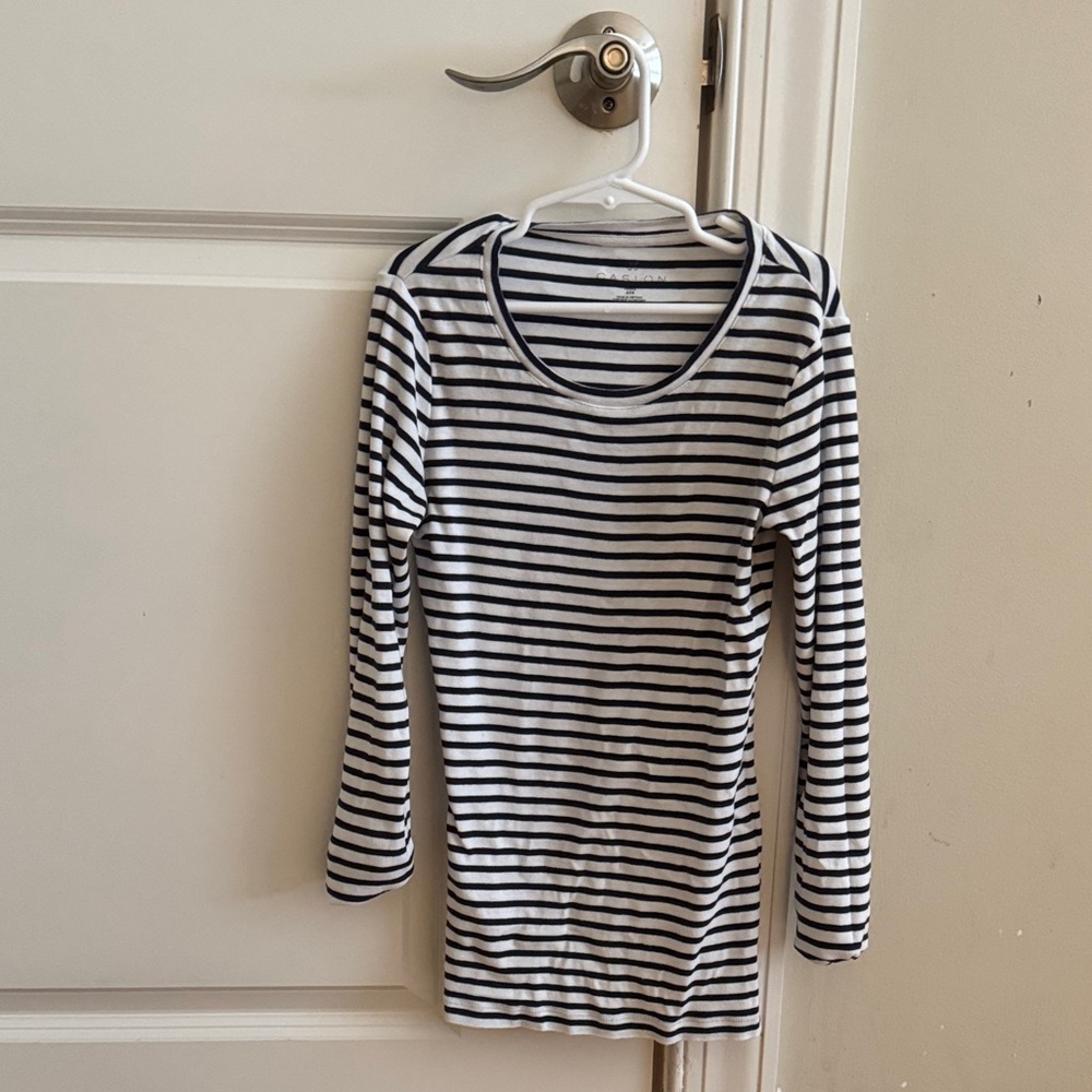 Ocasion Black & White Striped Long Sleeve Tee